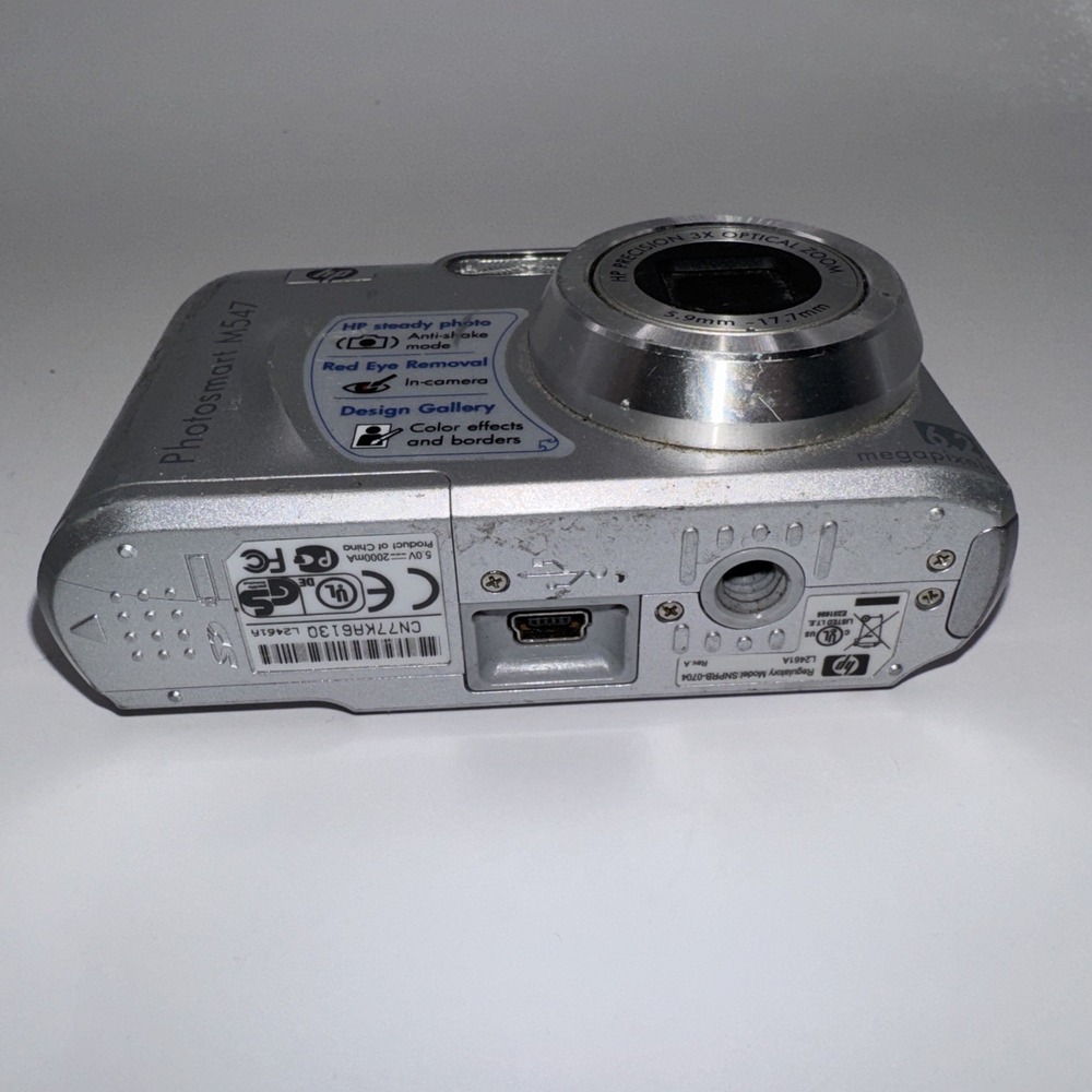 HP Photosmart M547 Point and Shoot Camera 6.2MP Silver SNPRB-0747 Untested‎ - Picture 4 of 7